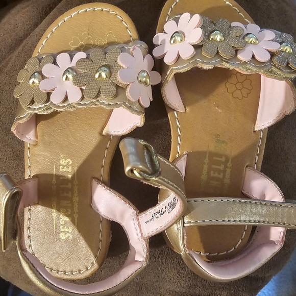 Seychelles Gold and Pink Floral Kids Sandals - Picture 1 of 1